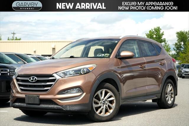 2016 Hyundai TUCSON SE — photo 1 of 2