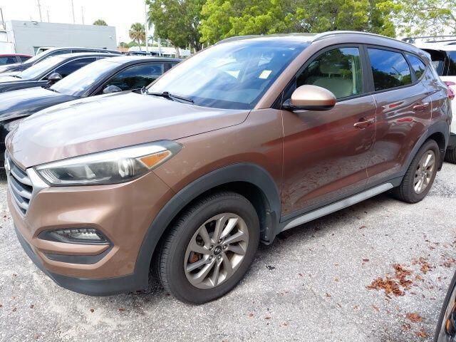 2017 Hyundai TUCSON SE — photo 1 of 4