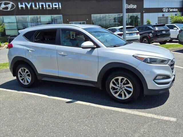 2016 Hyundai TUCSON SE — photo 1 of 13