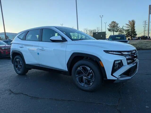 2026 Hyundai TUCSON Hybrid Blue SE — photo 1 of 13