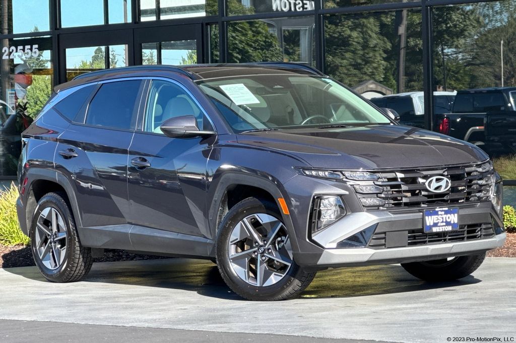 2025 Hyundai Tucson Hybrid SEL Convenience — photo 1 of 13
