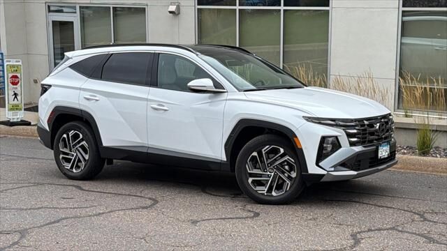 2026 Hyundai TUCSON Hybrid Limited — photo 1 of 13