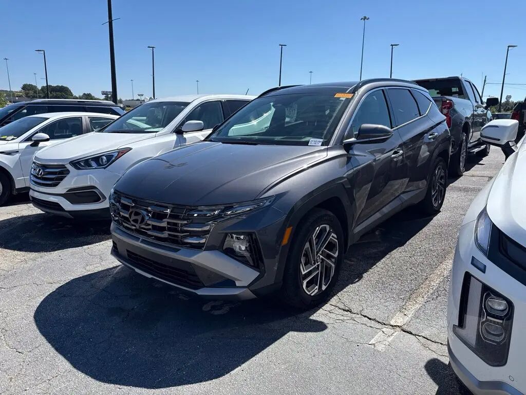 2025 Hyundai TUCSON Hybrid Limited — photo 1 of 13