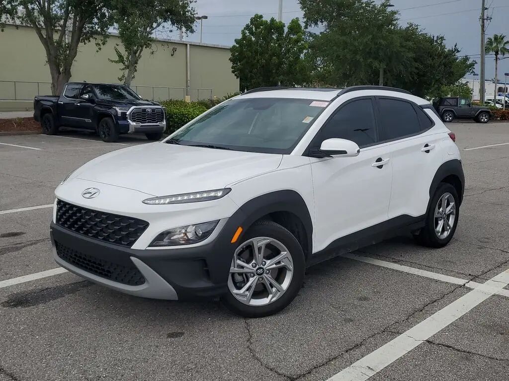 2023 Hyundai KONA SEL — photo 1 of 37