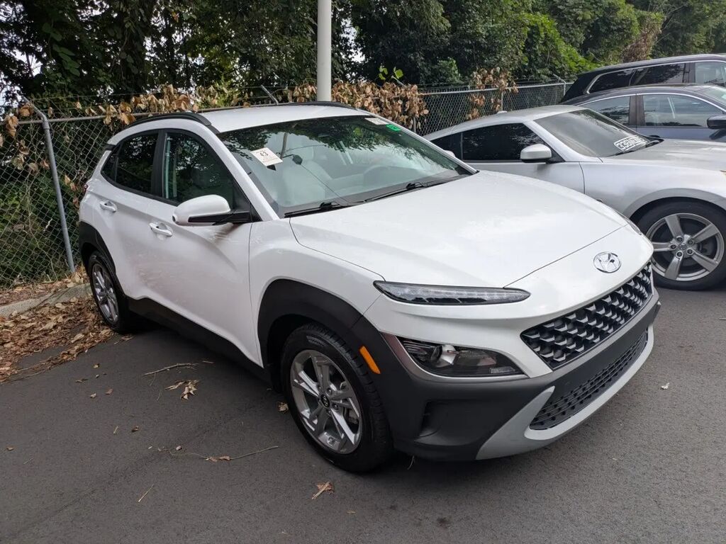 2023 Hyundai KONA SEL — photo 1 of 13