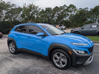 2022 Hyundai KONA SEL — photo 1 of 13