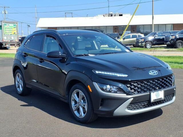 2023 Hyundai KONA SEL — photo 1 of 18