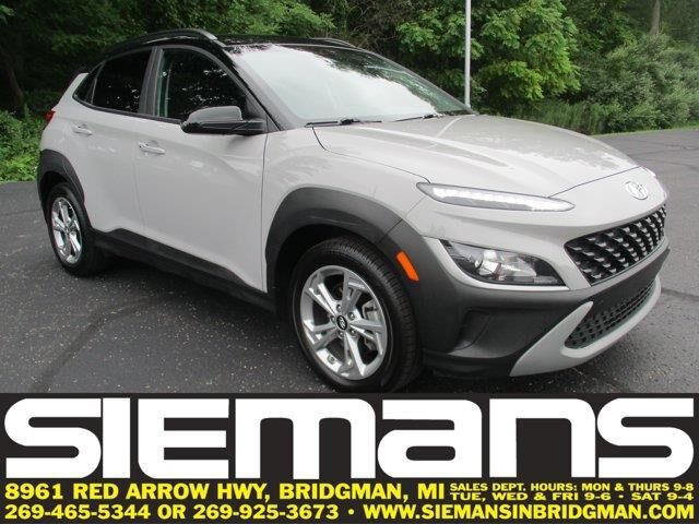 2023 Hyundai KONA SEL — photo 1 of 26