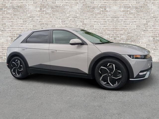 2023 Hyundai IONIQ 5 SE Standard Range — photo 1 of 13