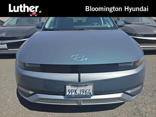 2024 Hyundai IONIQ 5 SE Standard Range — photo 1 of 9