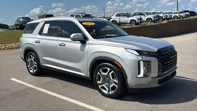 2025 Hyundai PALISADE SEL Premium — photo 1 of 13