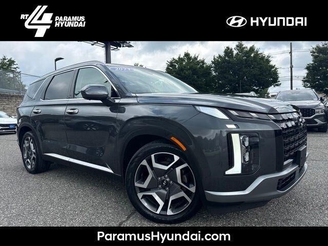 2023 Hyundai PALISADE Limited — photo 1 of 13