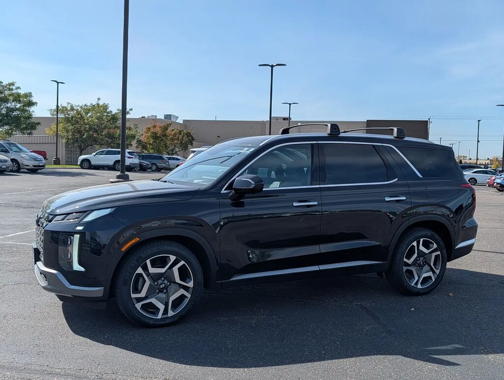 2025 Hyundai PALISADE Limited — photo 1 of 13