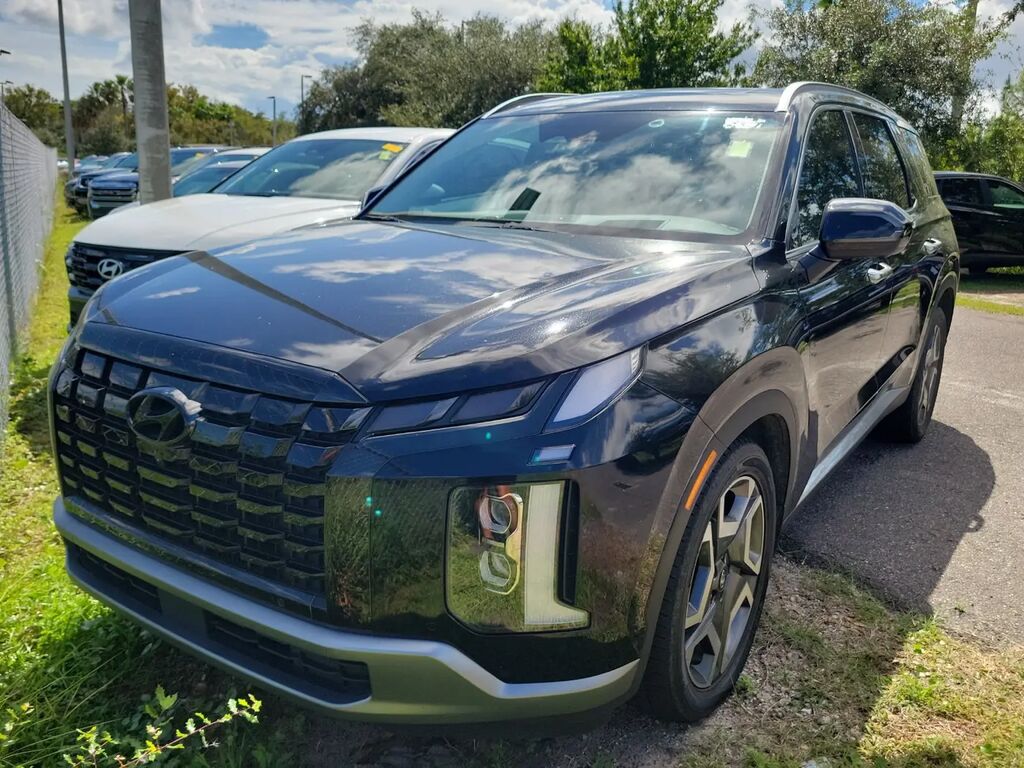 2023 Hyundai PALISADE Limited — photo 1 of 13