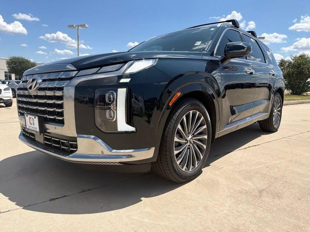 2023 Hyundai PALISADE Calligraphy — photo 1 of 2