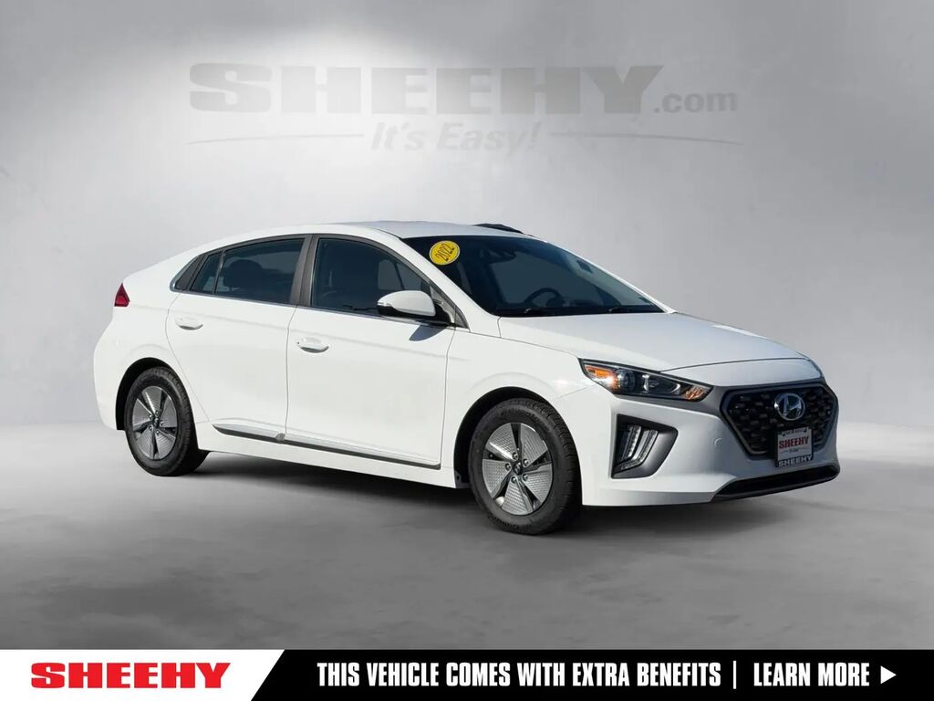 2022 Hyundai IONIQ Hybrid SE — photo 1 of 13