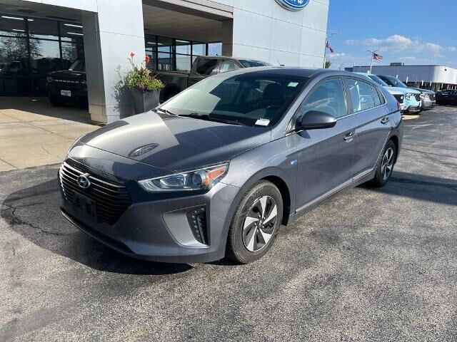 2018 Hyundai IONIQ Hybrid SEL — photo 1 of 8