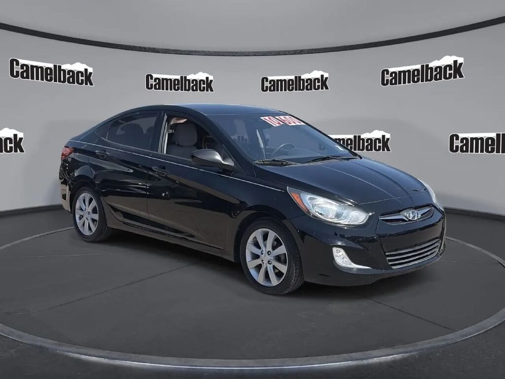 2012 Hyundai ACCENT GLS — photo 1 of 13