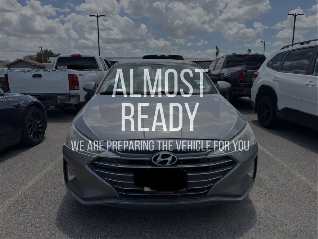 2020 Hyundai ELANTRA SEL — photo 1 of 13