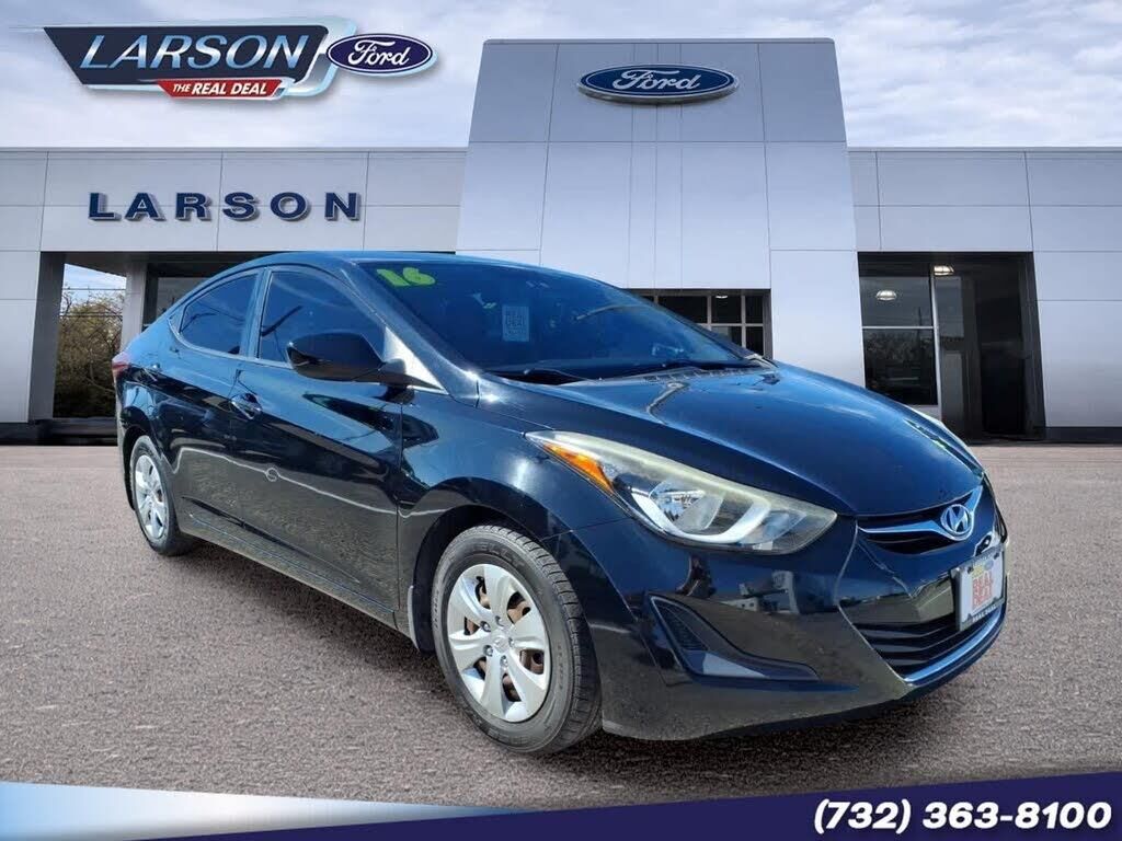 2016 Hyundai ELANTRA SE — photo 1 of 1
