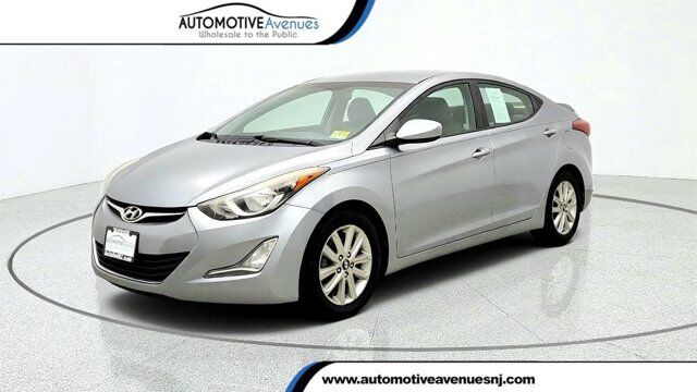 2015 Hyundai Elantra SE — photo 1 of 2