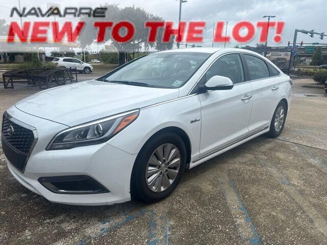 2017 Hyundai SONATA Hybrid SE — photo 1 of 2