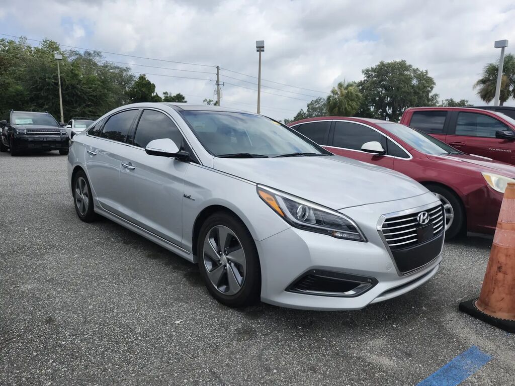 2016 Hyundai SONATA Hybrid Limited — photo 1 of 1