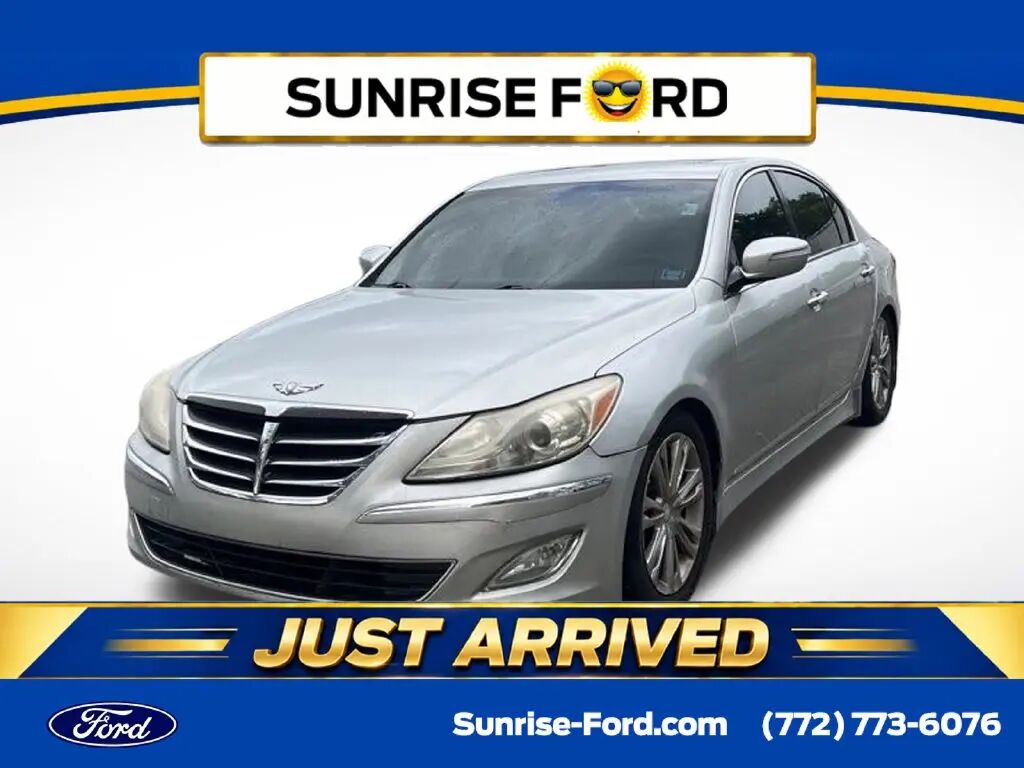 2013 Hyundai Genesis 3.8L — photo 1 of 13