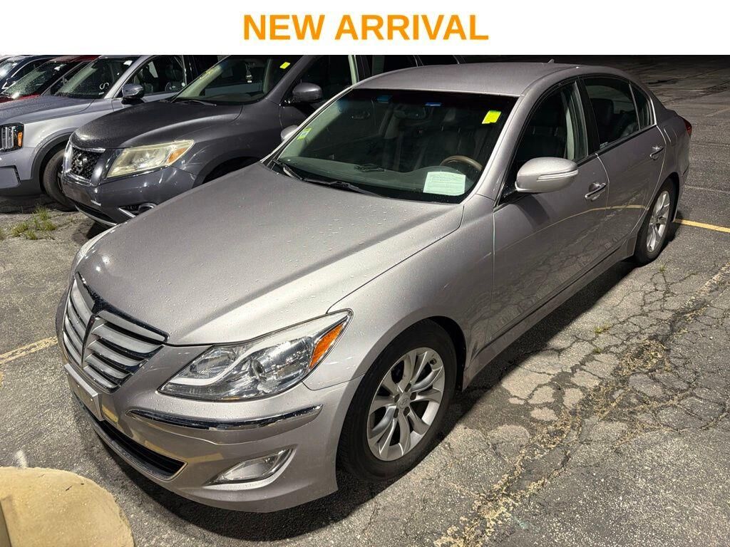 2013 Hyundai Genesis 3.8L — photo 1 of 25