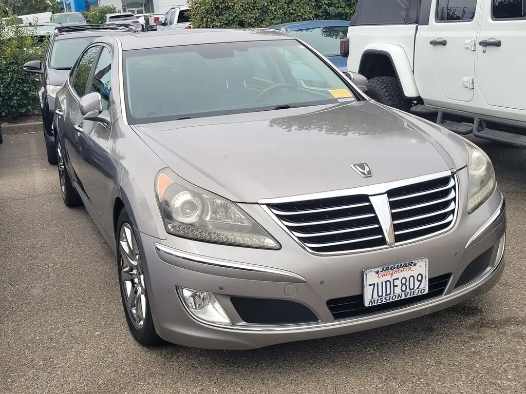 2013 Hyundai Equus Signature — photo 1 of 3