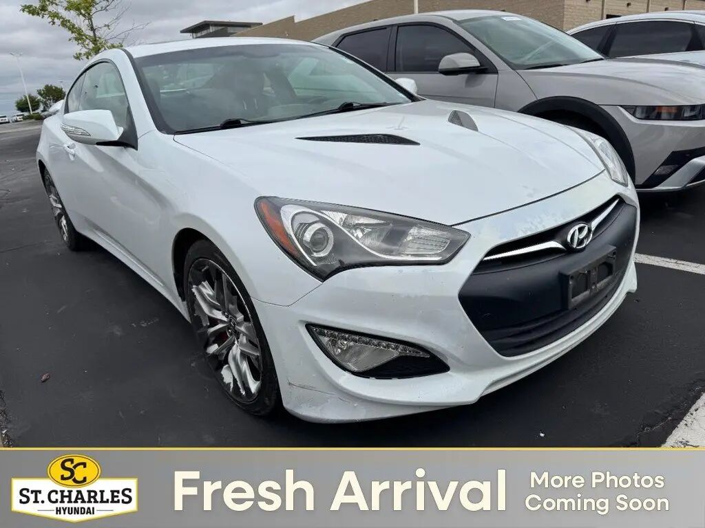 2016 Hyundai Genesis Coupe 3.8 R-Spec — photo 1 of 4