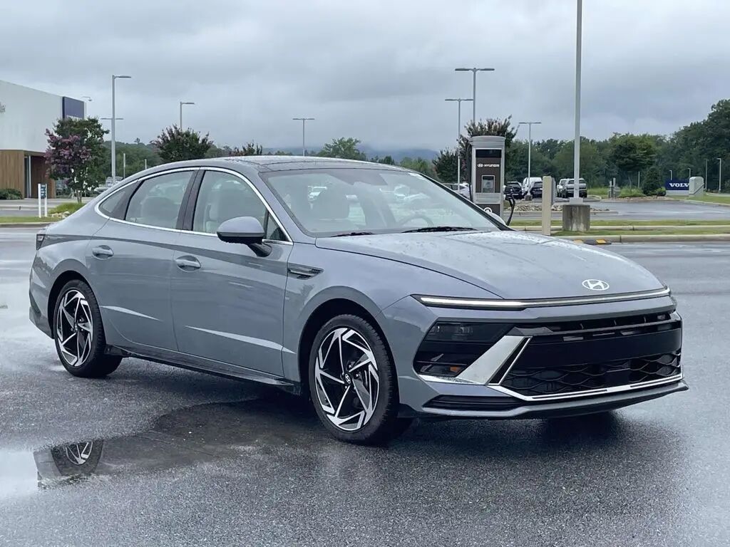 2024 Hyundai SONATA SEL — photo 1 of 19
