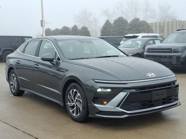 2026 Hyundai SONATA Hybrid Blue — photo 1 of 13