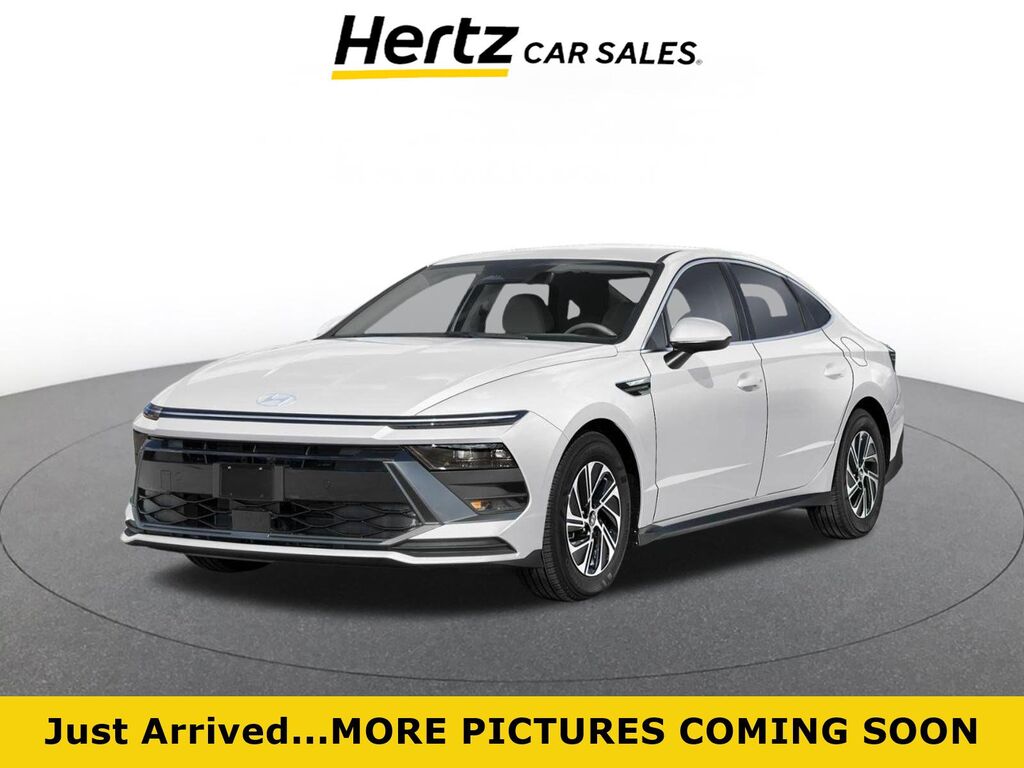 2026 Hyundai Sonata Hybrid Blue — photo 1 of 3