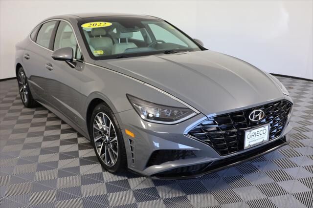 2022 Hyundai SONATA Limited — photo 1 of 13