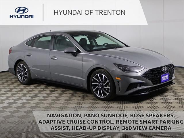 2022 Hyundai SONATA Limited — photo 1 of 13