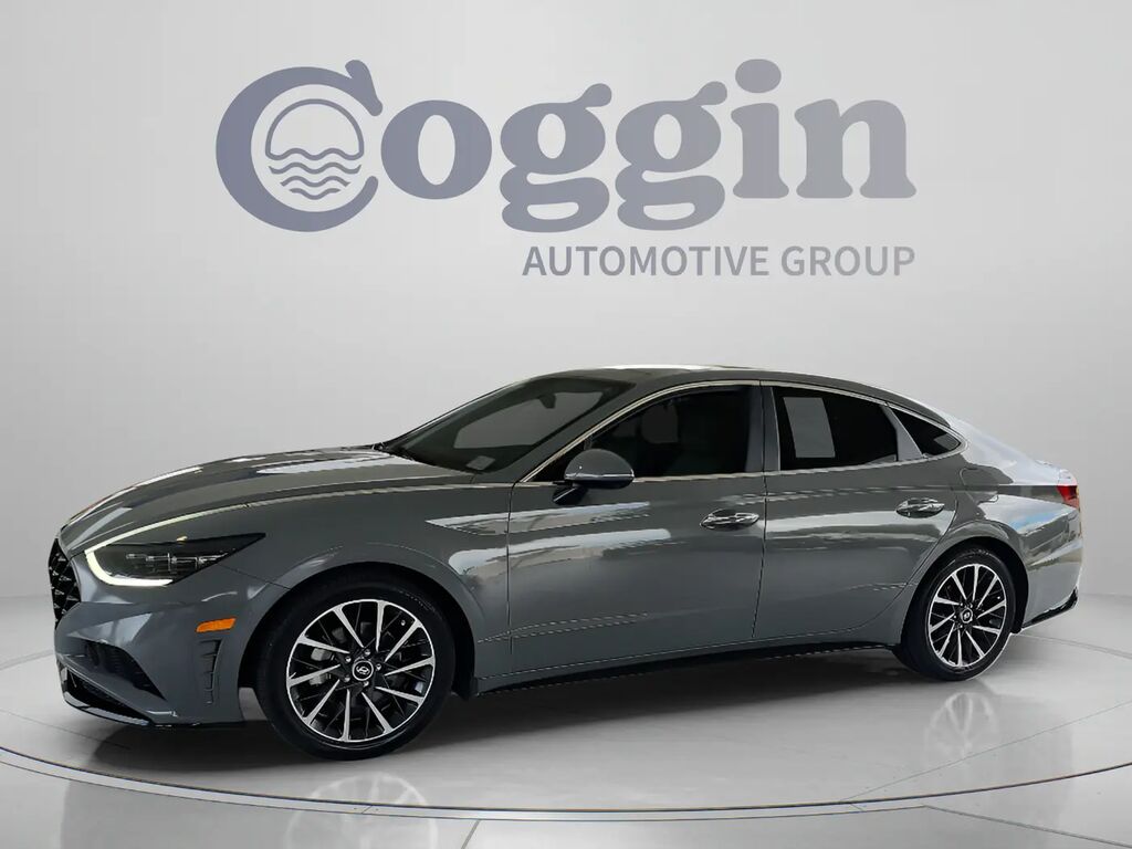 2022 Hyundai SONATA Limited — photo 1 of 13