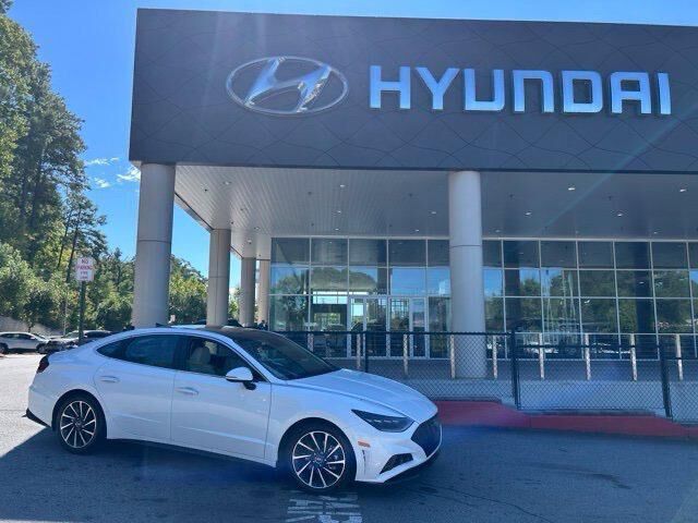 2022 Hyundai SONATA Limited — photo 1 of 13