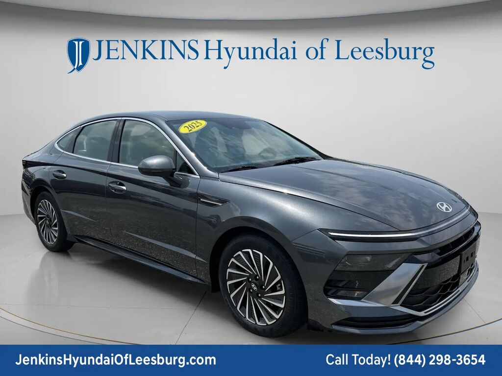 2025 Hyundai SONATA Hybrid SEL — photo 1 of 13