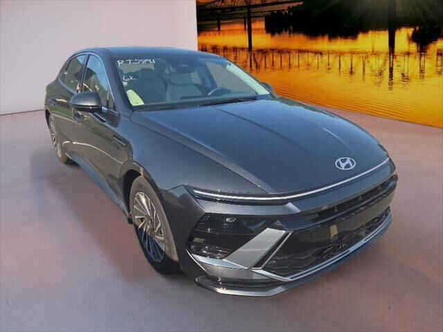2025 Hyundai SONATA Hybrid SEL — photo 1 of 13