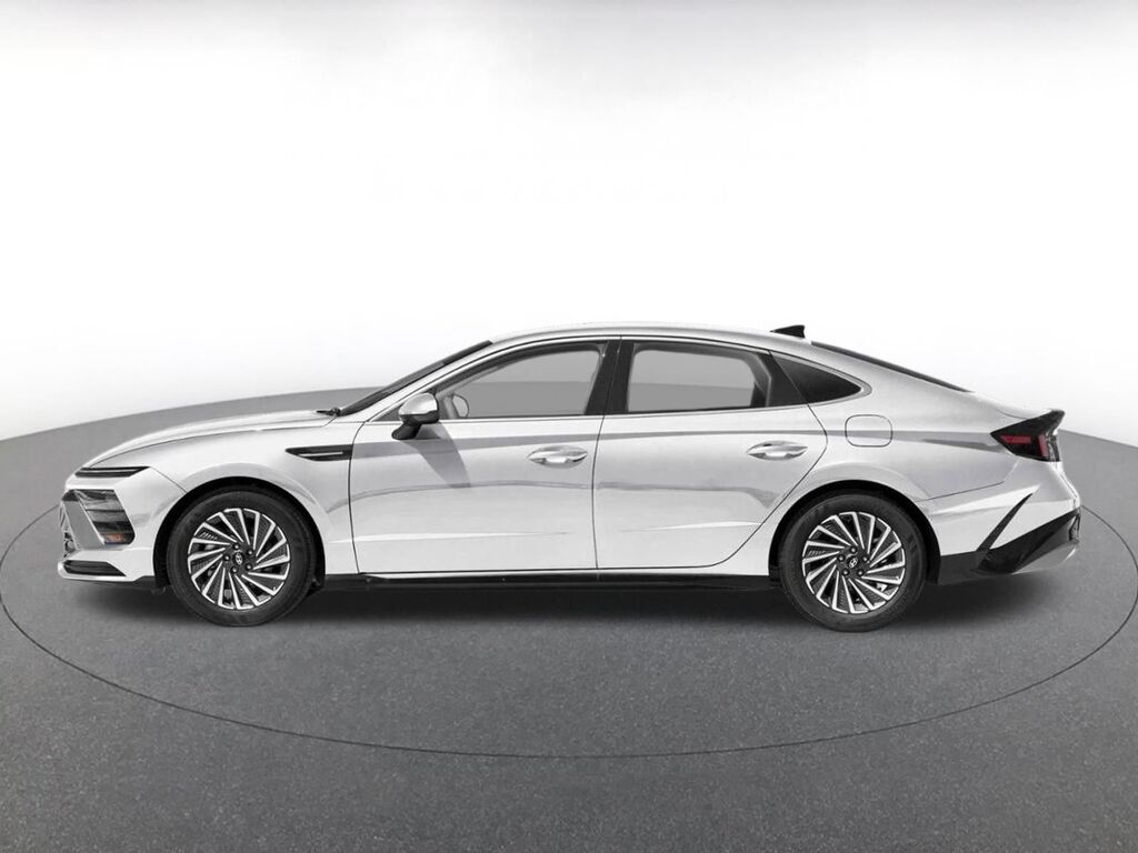 2025 Hyundai Sonata Hybrid SEL — photo 1 of 1