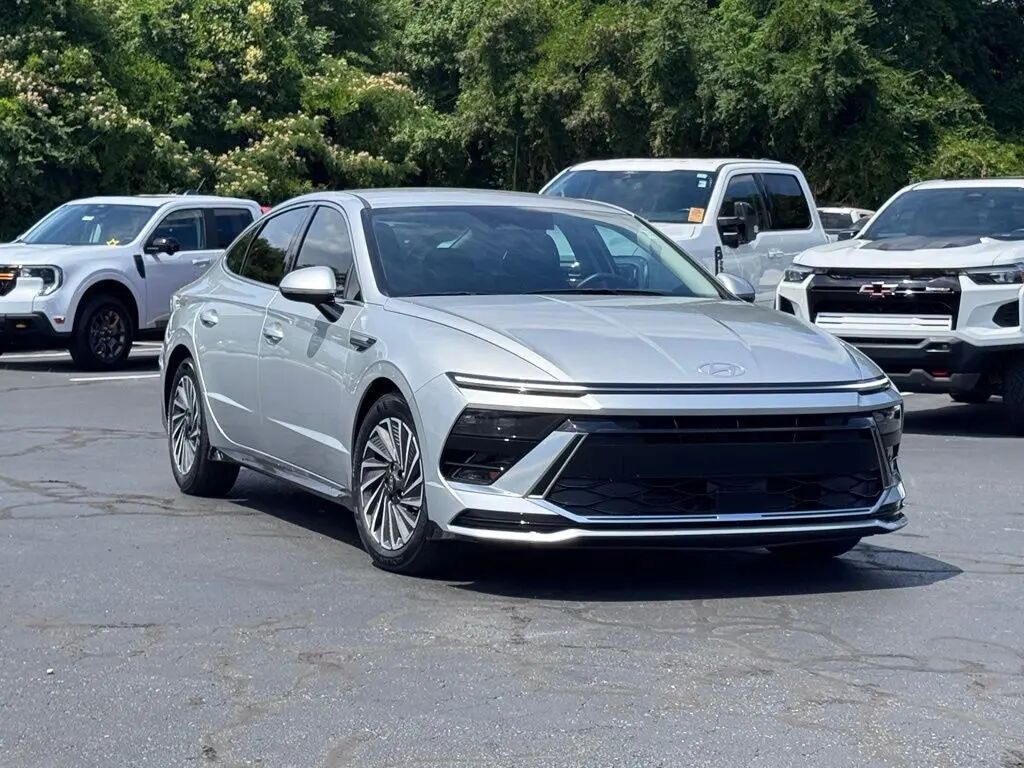 2025 Hyundai SONATA Hybrid SEL — photo 1 of 14