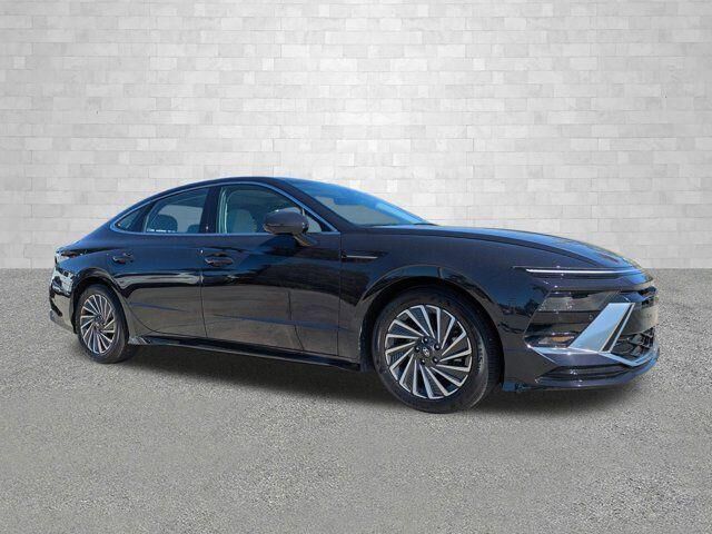 2024 Hyundai SONATA Hybrid Limited — photo 1 of 13