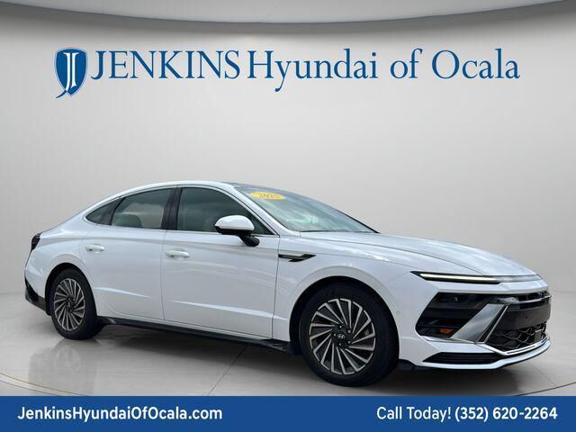 2025 Hyundai SONATA Hybrid Limited — photo 1 of 11