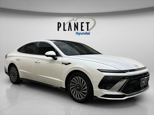 2025 Hyundai SONATA Hybrid Limited — photo 1 of 6