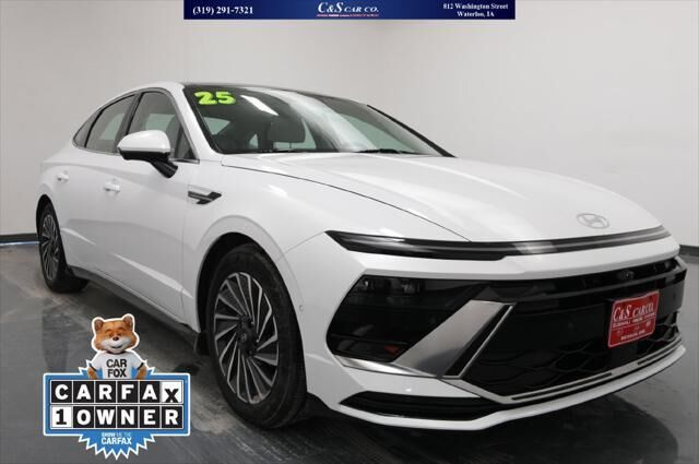 2025 Hyundai SONATA Hybrid Limited — photo 1 of 13