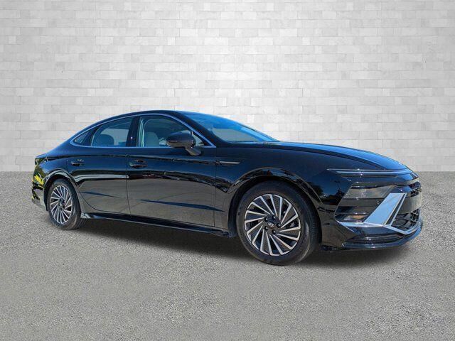 2024 Hyundai SONATA Hybrid Limited — photo 1 of 13
