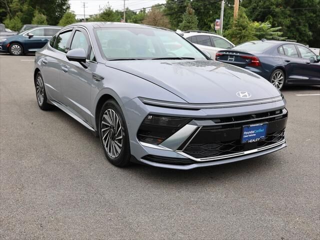 2025 Hyundai SONATA Hybrid Limited — photo 1 of 13