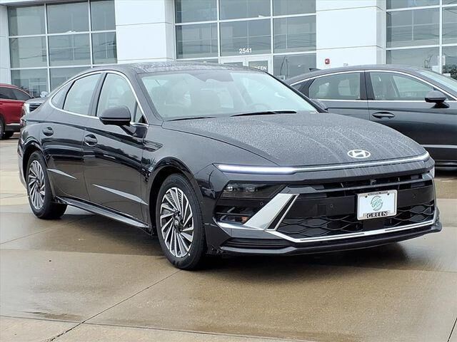 2026 Hyundai SONATA Hybrid Limited — photo 1 of 13