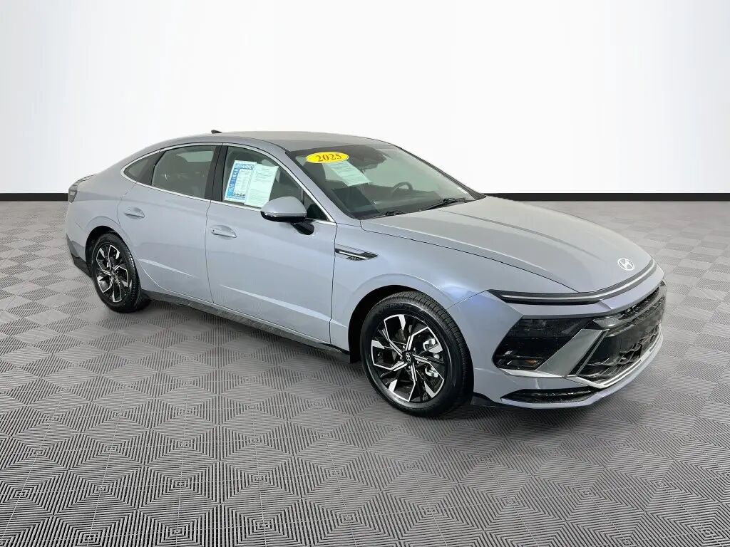 2025 Hyundai SONATA SEL — photo 1 of 13